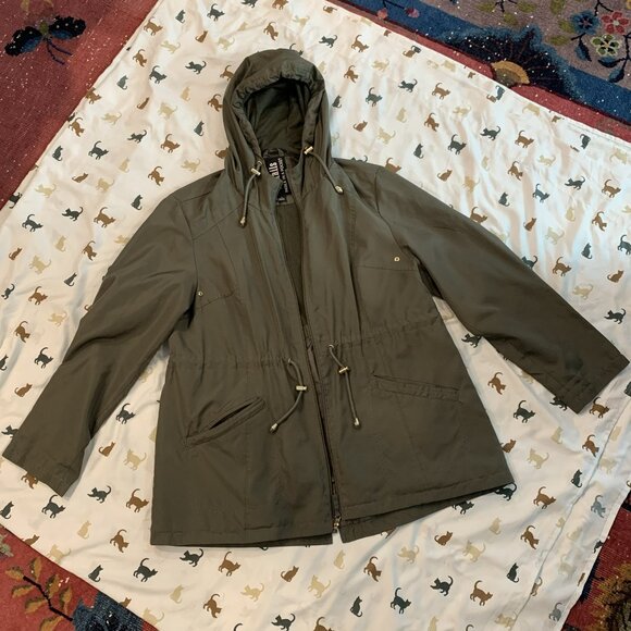 Intl Details Parka in a Pocket - Picture 2 of 7